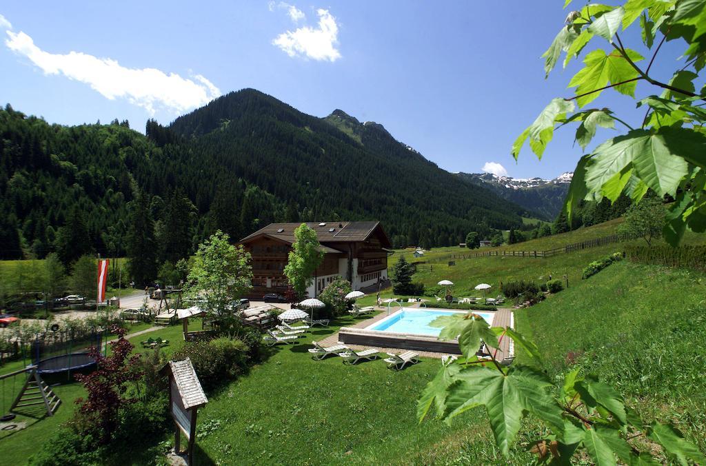 Landhaus St. Georg Bed and Breakfast Saalbach-Hinterglemm Exteriör bild