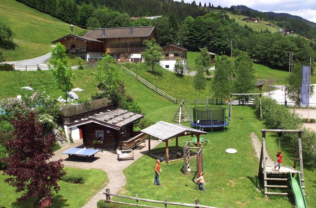 Landhaus St. Georg Bed and Breakfast Saalbach-Hinterglemm Exteriör bild